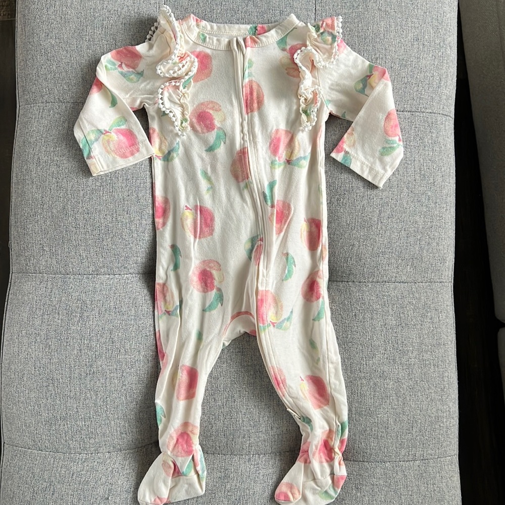 Jessica Simpson Peach Footie